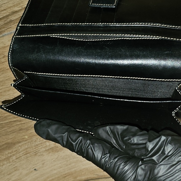 Gucci Long Black Wallet in EUC | BOX & Gucci PAPER included! - Picture 11 of 13